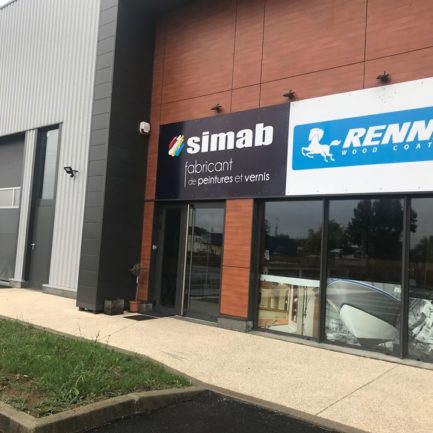 SIMAB, fabricant de peintures & vernis en Vendée, s'implante en région Auvergne-Rhône-Alpes